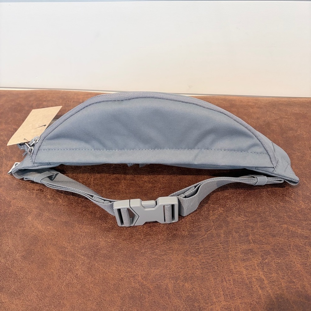 Nike Gray Minimalist Belt Bag Crossbody Fanny Pack Sporty Athleisure Workout - Picture 3 of 11